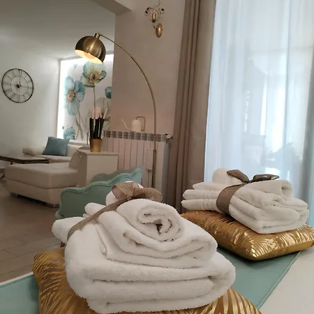 Spring House Apartment *